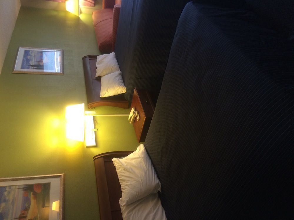 Hotel Express Anniston/Oxford Экстерьер фото
