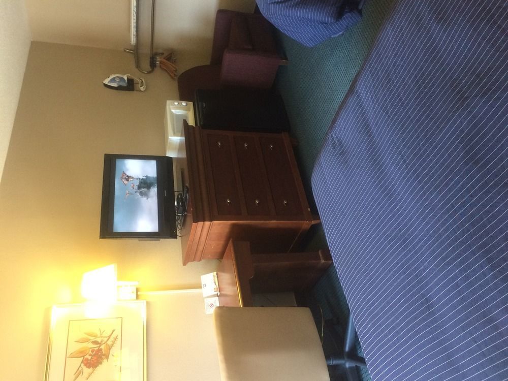 Hotel Express Anniston/Oxford Экстерьер фото