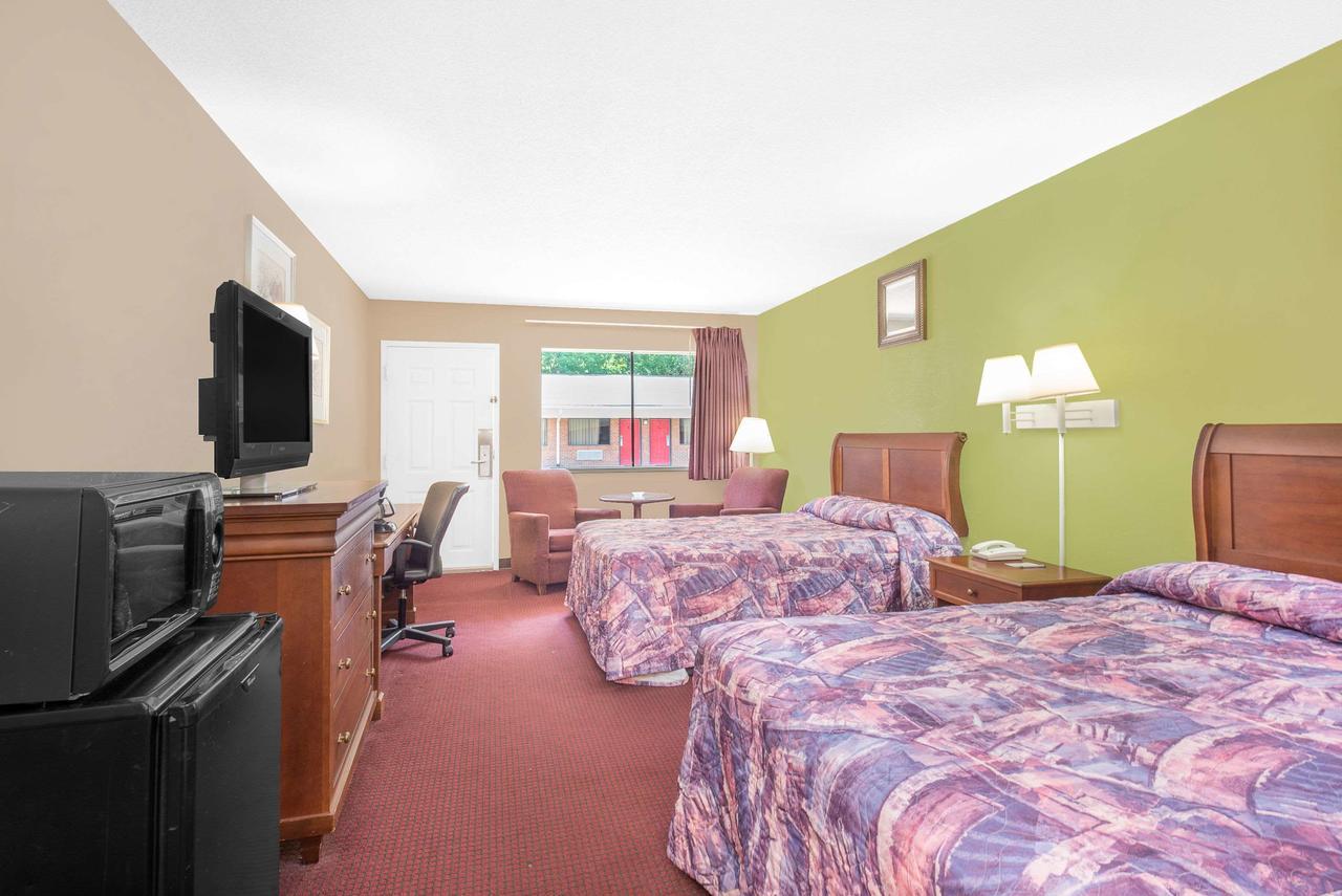 Hotel Express Anniston/Oxford Экстерьер фото