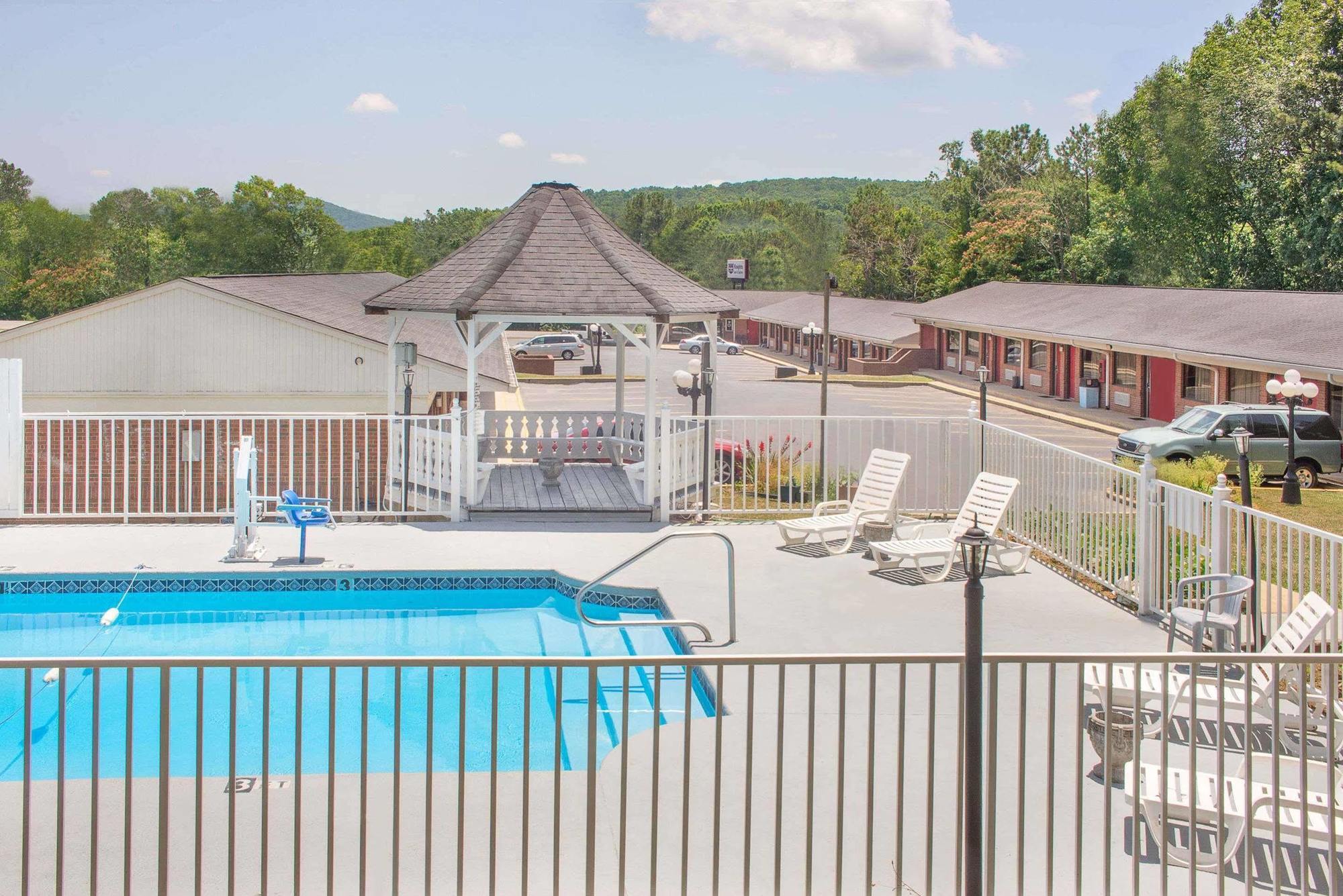 Hotel Express Anniston/Oxford Экстерьер фото