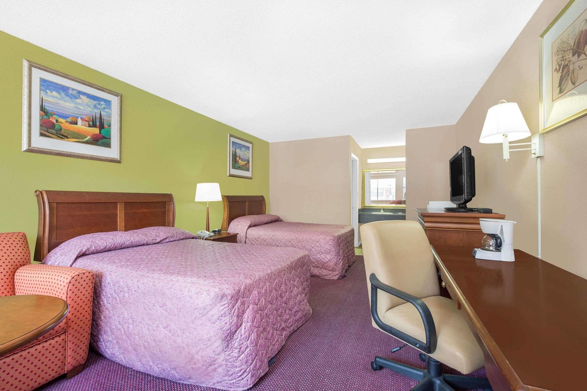 Hotel Express Anniston/Oxford Экстерьер фото