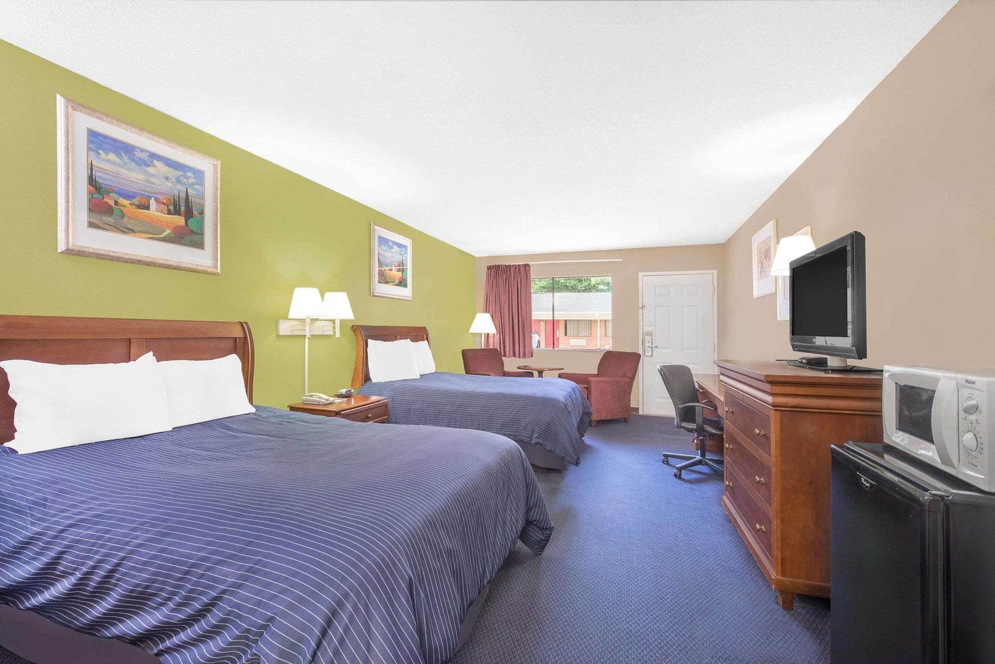 Hotel Express Anniston/Oxford Экстерьер фото
