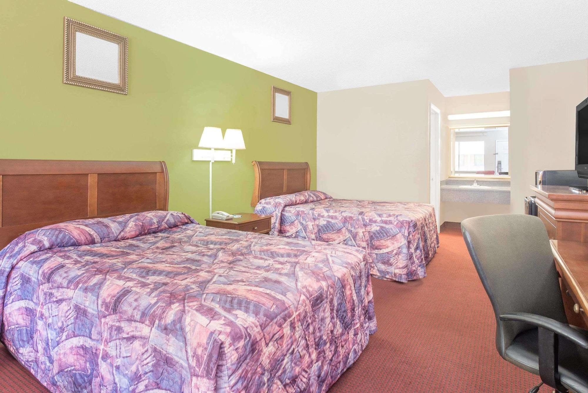 Hotel Express Anniston/Oxford Экстерьер фото